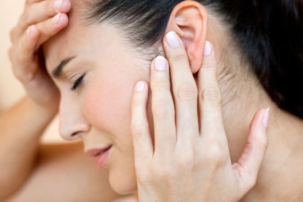 Bấm huyệt chữa ù tai ve kêu: Mẹo đơn giản và cực kì nhanh nhạy 