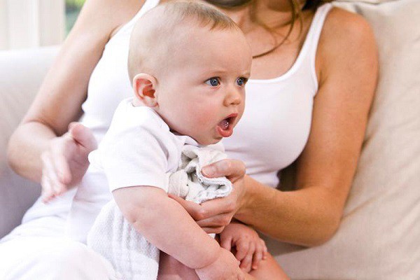 Trào ngược dạ dày ở trẻ sơ sinh, trẻ em từ 2 đến 7 tuổi và cách xử lý 