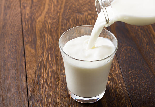 Trào ngược dạ dày có nên uống sữa không, uống sữa tươi được không? 