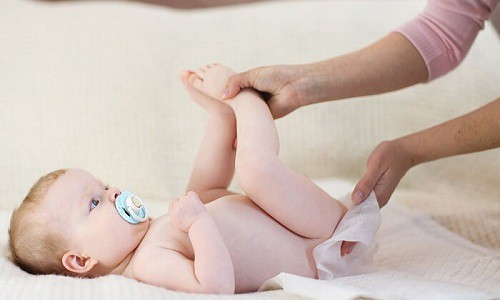 Tiêu chảy ở trẻ em và trẻ sơ sinh các tháng tuổi và cách chăm các bé 