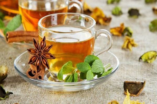 Uống gì cho mát gan hết mụn, loại lá cây và trà nào dễ uống? 